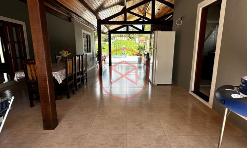 Chácara em Condomínio Fechado Próximo do Centro de Ibiúna!!