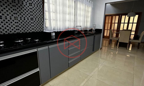 Chácara em Condomínio Fechado Próximo do Centro de Ibiúna!!