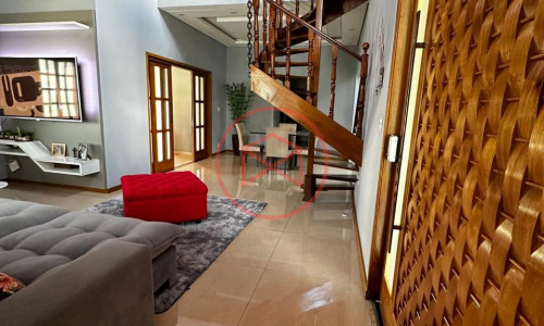 Chácara em Condomínio Fechado Próximo do Centro de Ibiúna!!