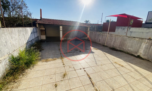 Casa Comercial no Centro de Ibiúna