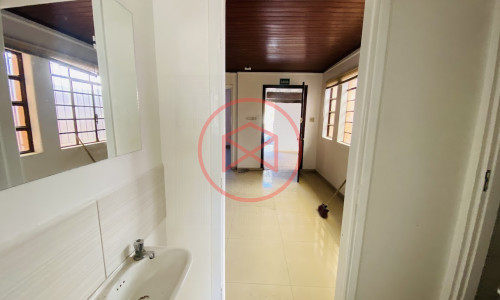 Casa Comercial no Centro de Ibiúna