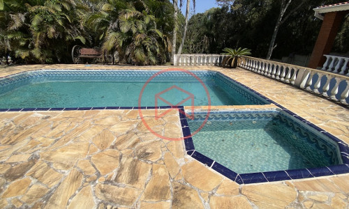 Chácara em Loteamento fechado em Ibiúna Antes do centro.