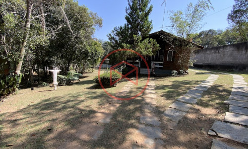 Chácara em Loteamento fechado em Ibiúna Antes do centro.