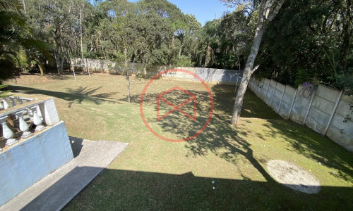 Chácara em Loteamento fechado em Ibiúna Antes do centro.