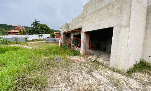 Chácara em Condomínio Fechado!!