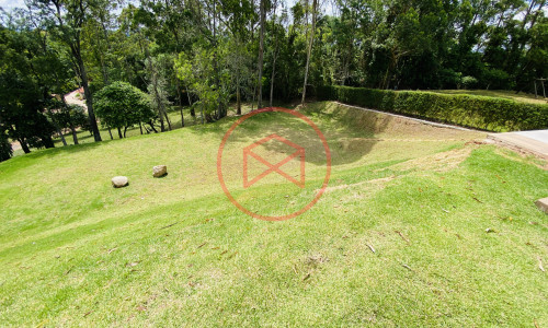 Chácara em Condomínio Fechado!! Interior de SP