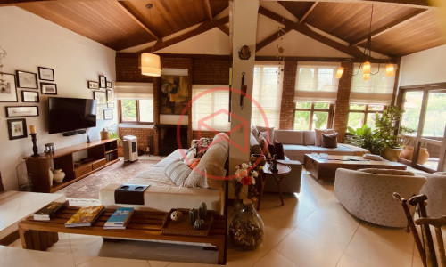 Chácara em Condomínio com 5.000 mts Antes do Centro!!