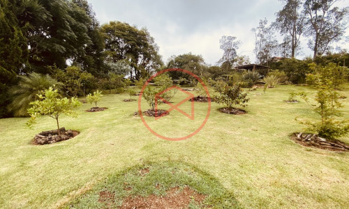 Chácara em Condomínio com 5.000 mts Antes do Centro!!