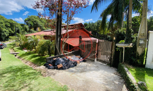 Chácara em Condomínio Fechado!!