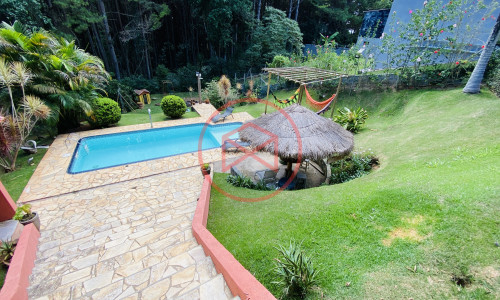 Chácara em Condomínio Fechado!!