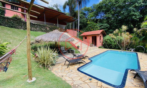 Chácara em Condomínio Fechado!!