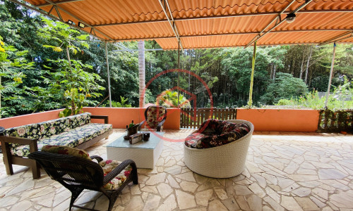 Chácara em Condomínio Fechado!!