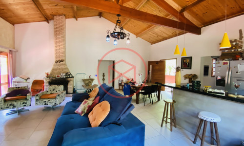 Chácara em Condomínio Fechado!!