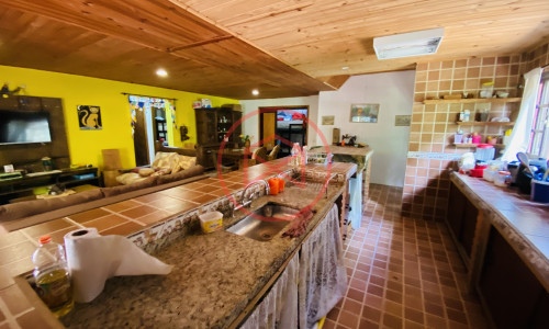 Chácara em Condomínio Fechado!!