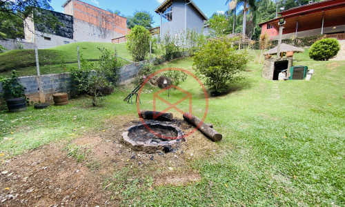 Chácara em Condomínio Fechado!!
