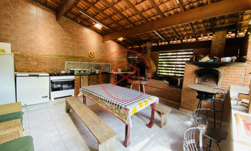 Chácara em Condomínio Fechado!!