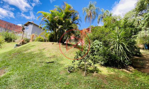 Chácara em Condomínio Fechado!!