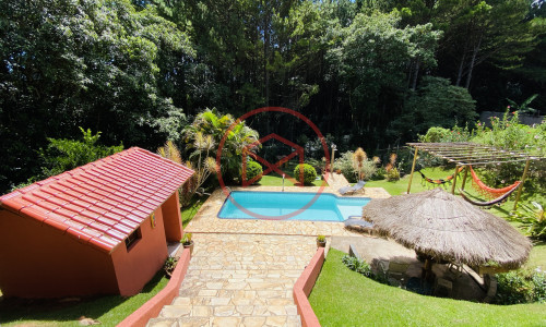 Chácara em Condomínio Fechado!!