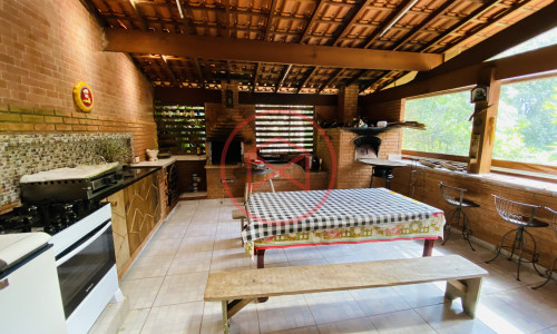 Chácara em Condomínio Fechado!!