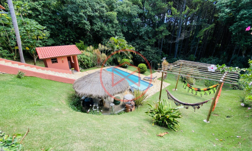 Chácara em Condomínio Fechado!!