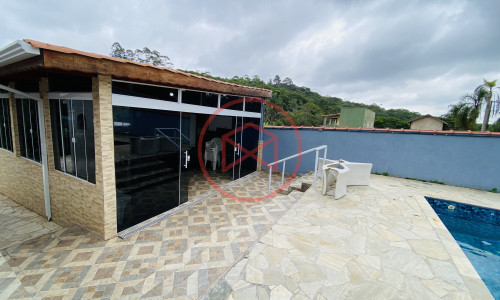 Chácara em Condomínio Antes do Centro de Ibiúna!!