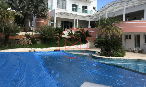 Mansão em Condomínio no Centro de Ibiúna!!