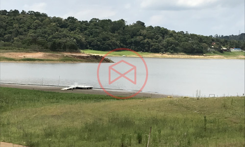 Chácara Pé N'agua em Condominio Fechado