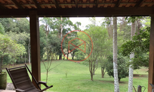 Chácara Pé N'agua em Condominio Fechado