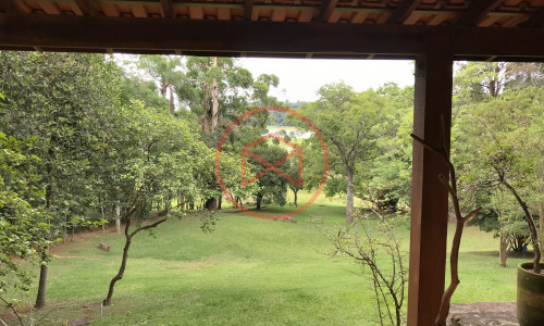 Chácara Pé N'agua em Condominio Fechado