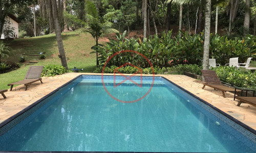 Chácara Pé N'agua em Condominio Fechado