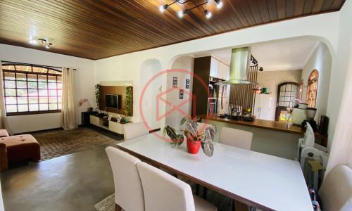 Chácara em Condomínio no Centro de Ibiúna!!