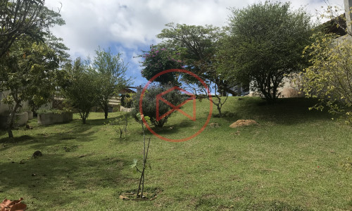 Chácara em Condomínio Fechado!!