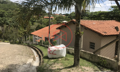 Chácara em Condomínio Fechado!!