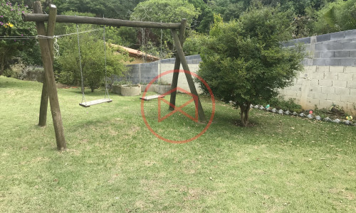 Chácara em Condomínio Fechado!!