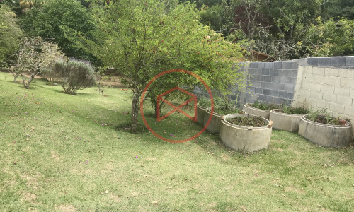 Chácara em Condomínio Fechado!!