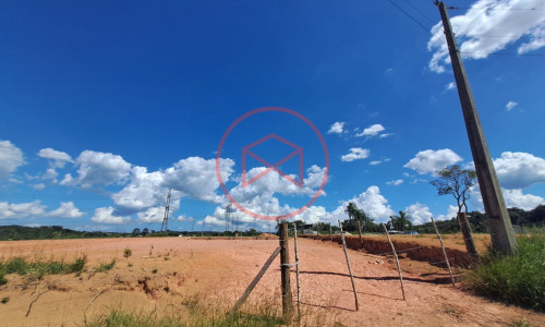 Lote em Ibiúna antes do Centro da cidade!