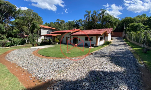 Chácara em Condomínio Fechado!!