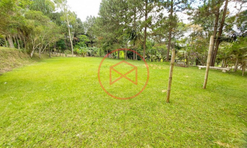 Sítio com 30 mil mts² em Ibiuna!!!