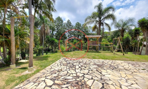 Sítio com 30 mil mts² em Ibiuna!!!