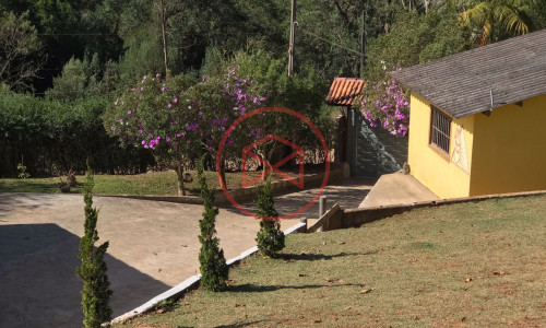 Chácara antes do centro de Ibiúna!!