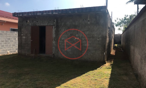 Casa em Condomínio Fechado Antes do Centro de Ibiúna!!