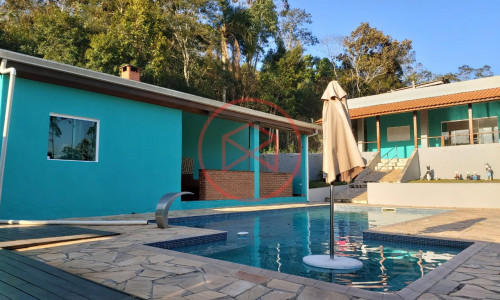 Chácara Antes do Centro de Ibiúna!!