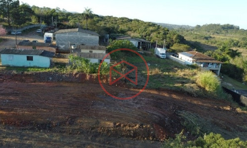 Terreno antes do centro de Ibiúna!