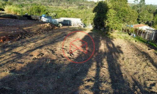 Terreno antes do centro de Ibiúna!