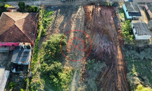 Terreno antes do centro de Ibiúna!