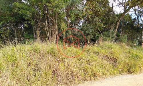 Terreno em Condomínio Fechado Próximo ao centro de Ibiúna