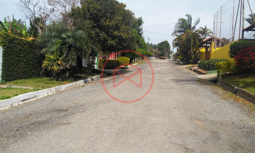 Chácara em Condomínio Fechado Antes do Centro de Ibiúna!!