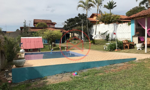 Chácara em Condomínio Fechado Antes do Centro de Ibiúna!!