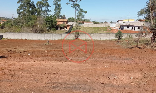 Terreno antes do centro de Ibiúna!