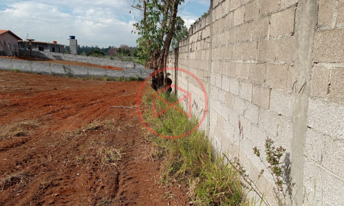 Terreno em Ibiúna, antes do centro!!